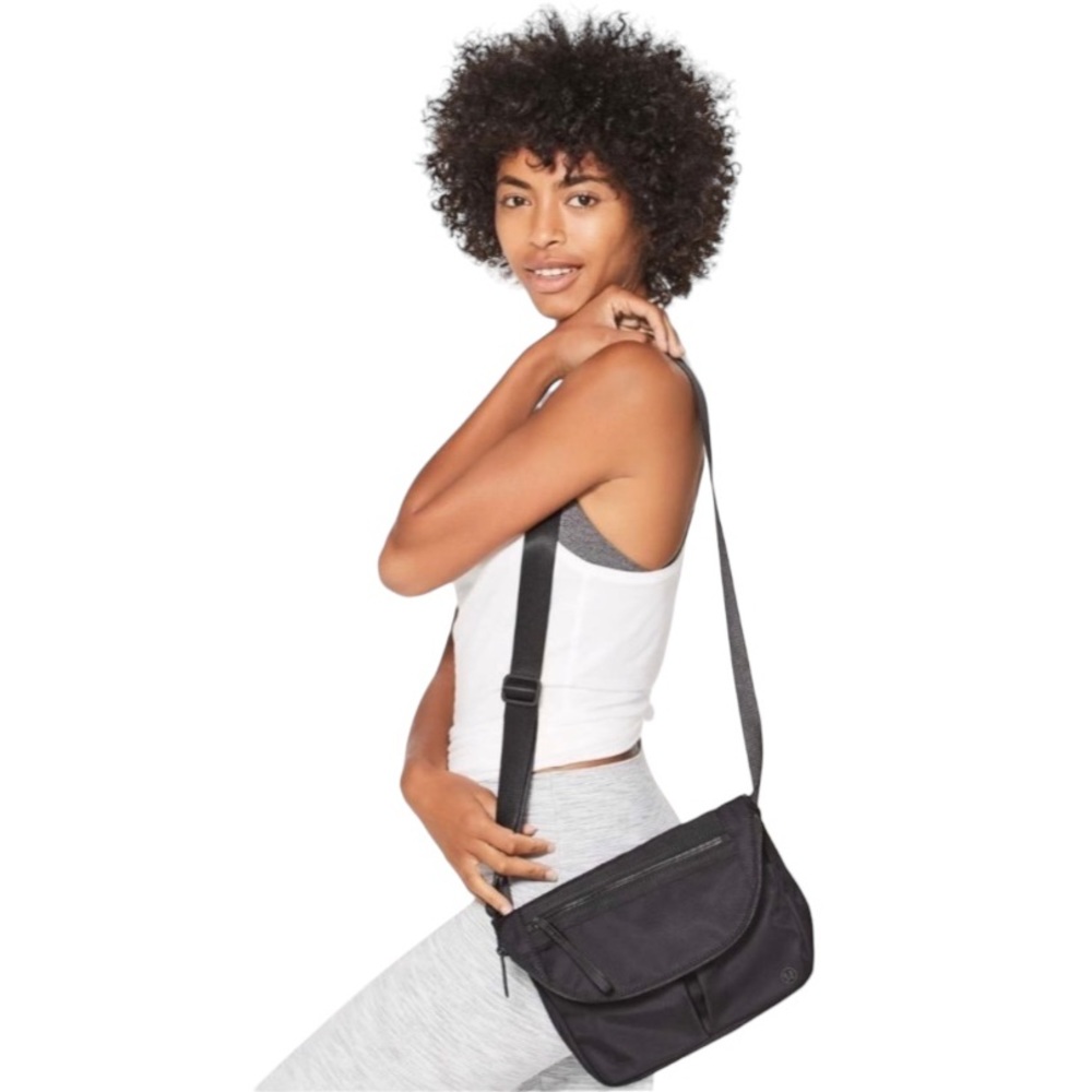 Special Edition! Very Rare! Lululemon Festival Bag II Denim Black - Picture 2 of 14